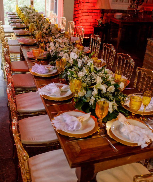 Área de refeições com vista para a natureza