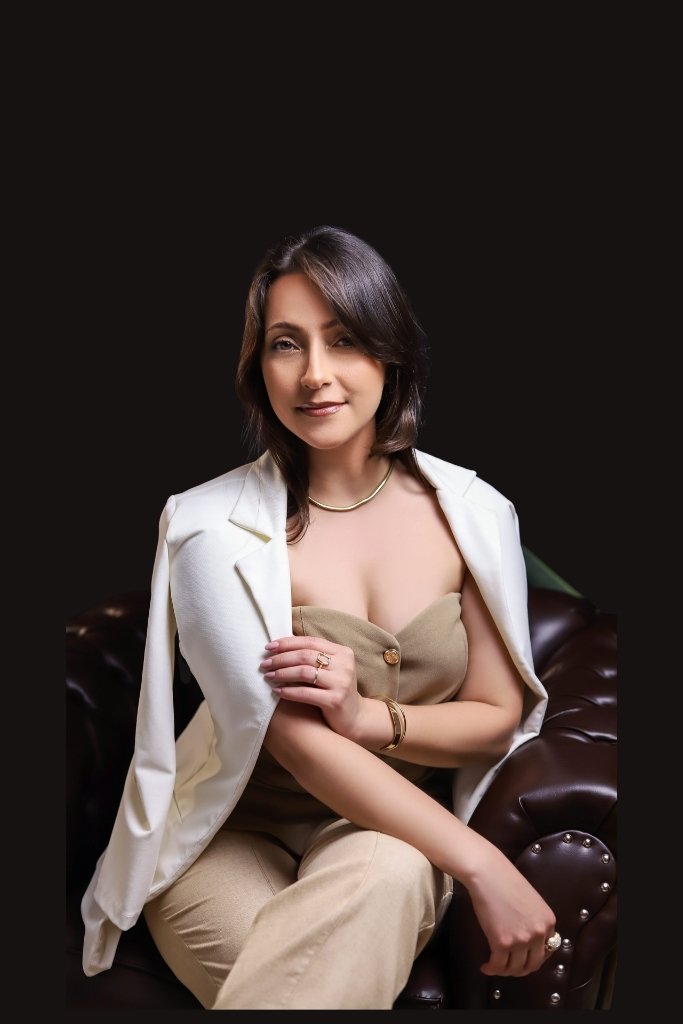 Paola Rick, psicanalista, conduzindo vivência